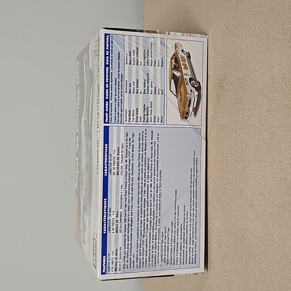 New-Factory Sealed-Revell "Motor Sports" Royal 1966 Pontiac GTO w- figure - Picture 5 of 6